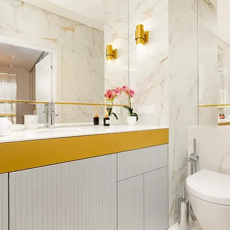 Lux Center Mennica By Renters Prestige Appartement *