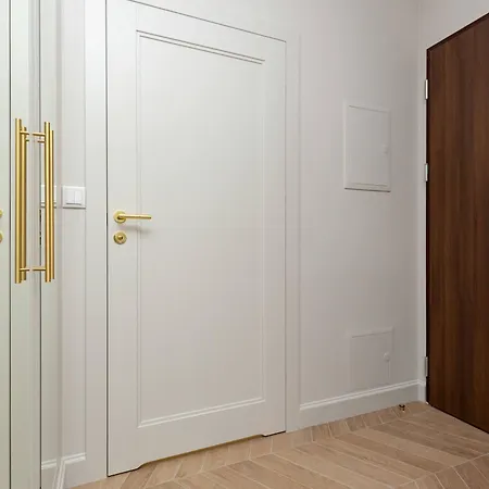 Lux Center Mennica By Renters Prestige * Varsovie