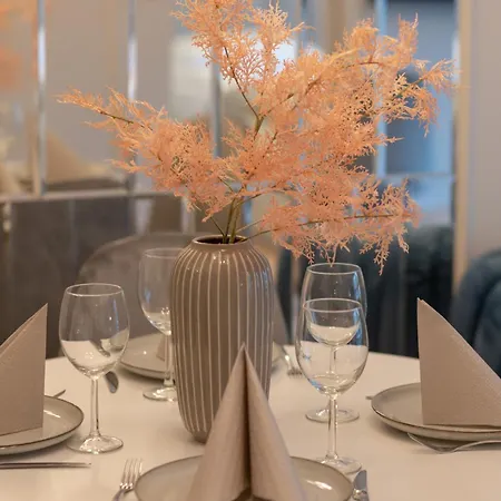 Lux Center Mennica By Renters Prestige דירה *