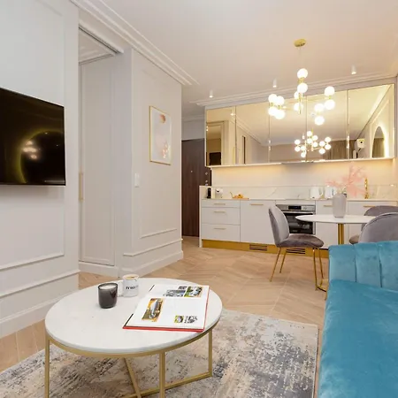 Lux Center Mennica By Renters Prestige דירה ורשה