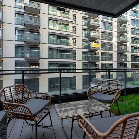 Lux Center Mennica By Renters Prestige Appartement *