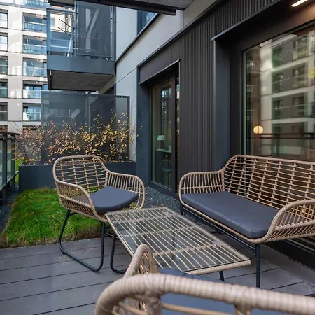 Lux Center Mennica By Renters Prestige