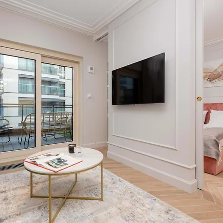 Lux Center Mennica By Renters Prestige * Varsovie