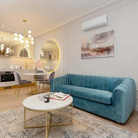 Lux Center Mennica By Renters Prestige *