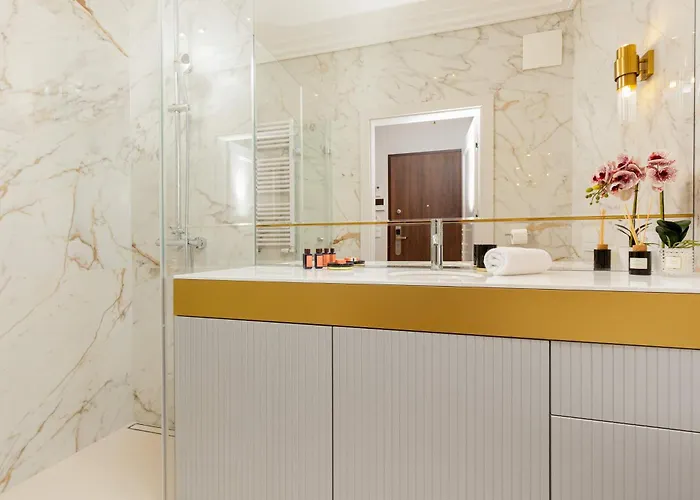 Lux Center Mennica By Renters Prestige *