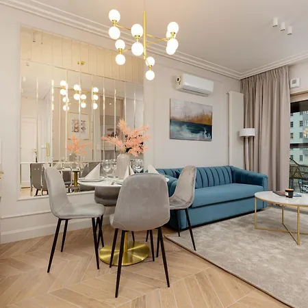 Lux Center Mennica By Renters Prestige